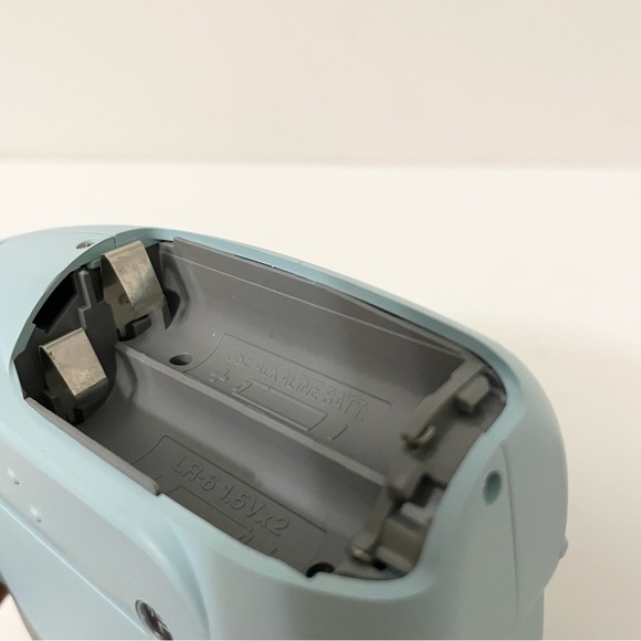 Fujifilm Instax Mini 8 Camera and Case - Picture 4 of 16